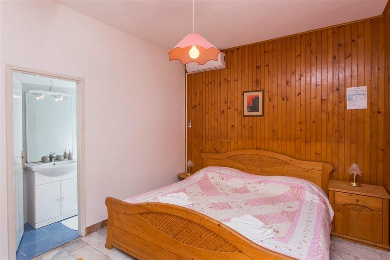 Guest House J&J ザトン エクステリア 写真